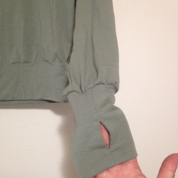 Nike Light Sage Green Long Sleeve Running Top with Thumbholes - Picture 4 of 8